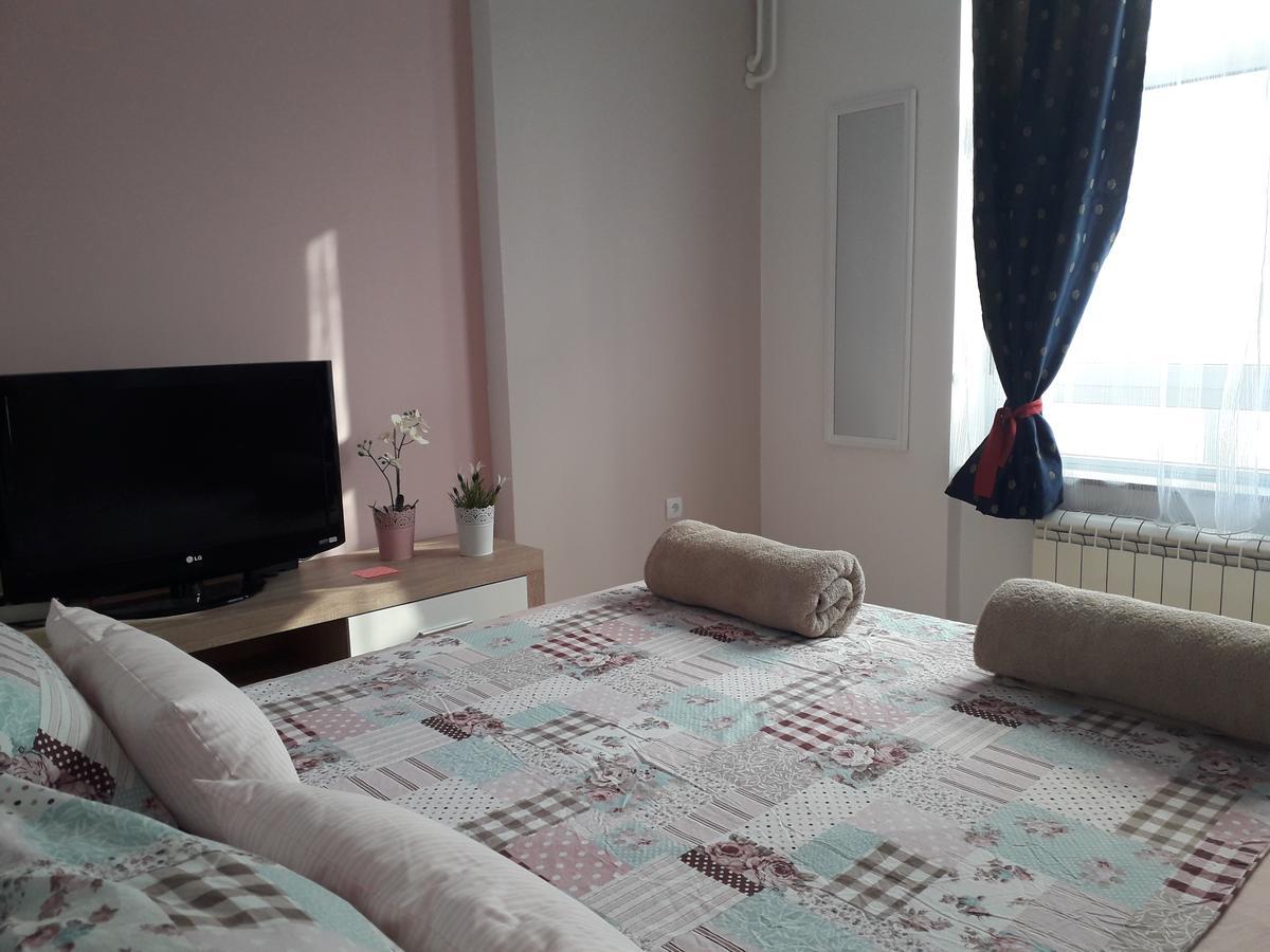 Studio Apartman Ld U Strogom Centru Новий Сад Екстер'єр фото